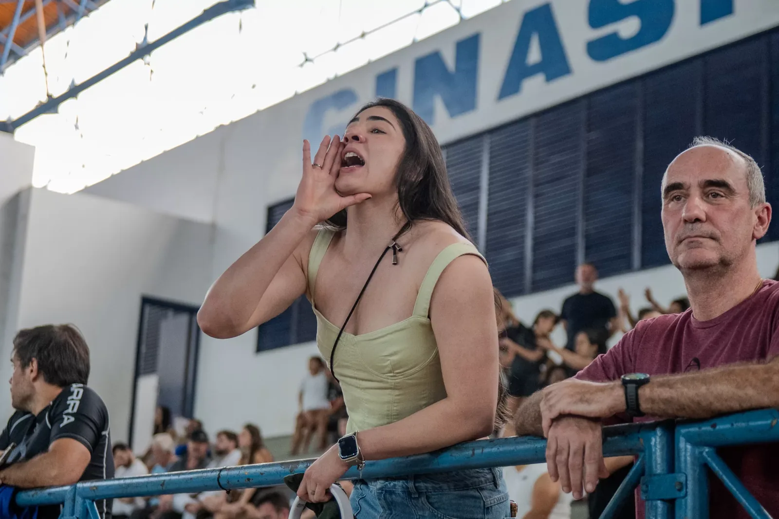 Torcida acompanhando as lutas